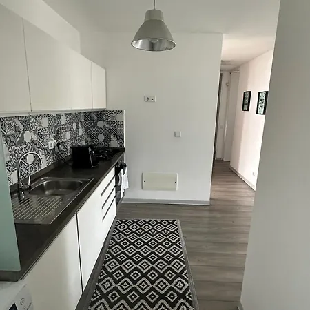 Apartamento Suspenso Madeira