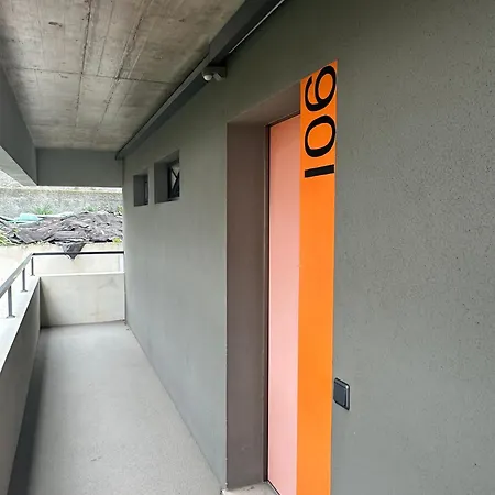 Suspenso Madeira شقة